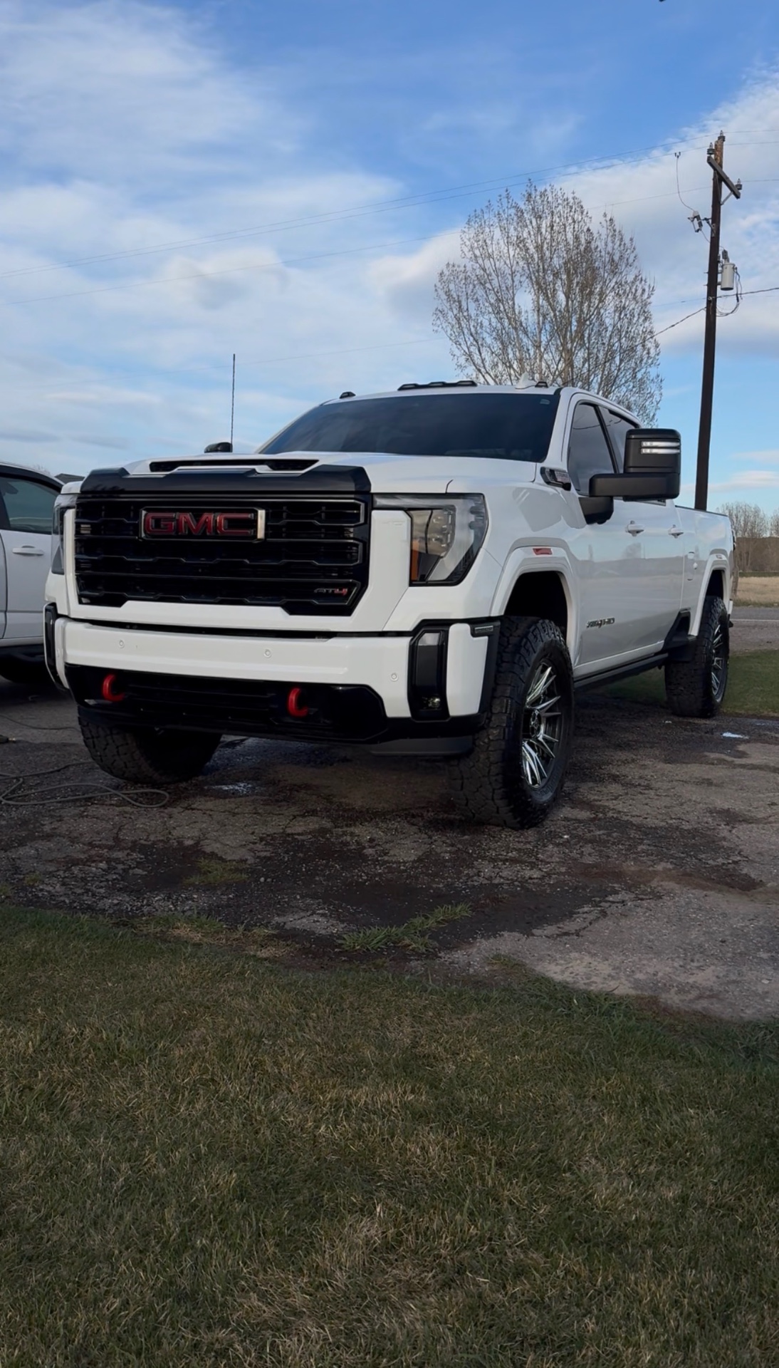 White GMC 2500 HD AT4 exterior reset